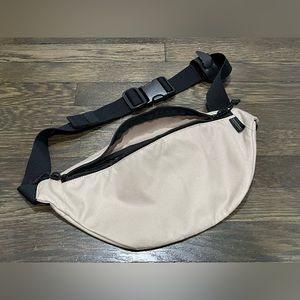 H&M CrossBody Bag (Cream/Tan)
